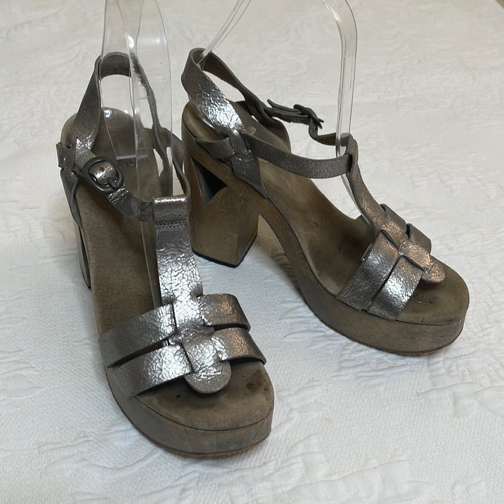 Calleen Cordero Distressed Silver Leather Wooden Platform Sandals Size 7.5
